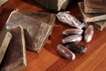 Roma, va al supermercato per pesare panetto di hashish Roma, va al supermercato per pesare panetto di hashish