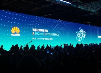 Huawei: Tecnologia per elevare il potenziale delle persone Huawei: Tecnologia per elevare il potenziale delle persone