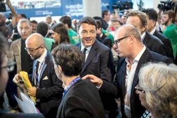 Renzi rilancia: Nel 2016 via Tasi e Imu per tutti Tensione all'Aquila/Video Renzi rilancia: Nel 2016 via Tasi e Imu per tutti Tensione all'Aquila/Video