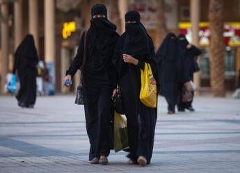 Troppo 'brutta' per apparire in tv, licenziata giornalista in A. Saudita Troppo 'brutta' per apparire in tv, licenziata giornalista in A. Saudita