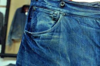Dai jeans al whiskey, arrivano i dazi Ue contro gli Usa Dai jeans al whiskey, arrivano i dazi Ue contro gli Usa
