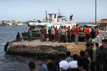 Naufragio al largo dell'Egitto, sale a 43 morti il bilancio delle vittime Naufragio al largo dell'Egitto, sale a 43 morti il bilancio delle vittime