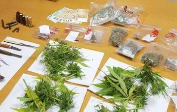 Milano, aggredisce capo cantiere vicino a casa e si barrica con un'ascia: arrestato Milano, aggredisce capo cantiere vicino a casa e si barrica con un'ascia: arrestato