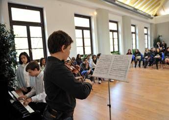 Lezioni di musica per stimolare il cervello dei più piccoli Lezioni di musica per stimolare il cervello dei più piccoli