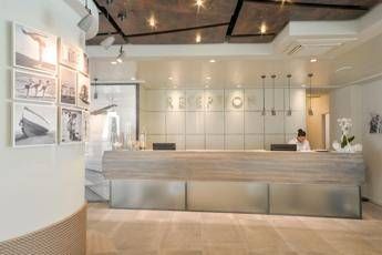 Vacanze 'green' a Pesaro, qui c'è l'hotel di legno più alto d'Europa Vacanze 'green' a Pesaro, qui c'è l'hotel di legno più alto d'Europa