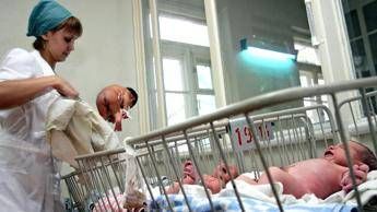Nati in Italia primi 6 bimbi sani da embrioni 'malati' Nati in Italia primi 6 bimbi sani da embrioni 'malati'