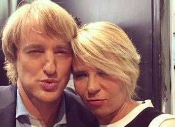 'Belli belli in modo assurdo', la Magnum face di De Filippi e Owen Wilson spopola sul web 'Belli belli in modo assurdo', la Magnum face di De Filippi e Owen Wilson spopola sul web
