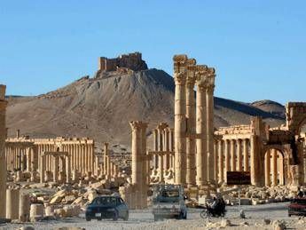 Siria, l'Is ha conquistato la zona nord di Palmira. Ma la tv di Stato smentisce Siria, l'Is ha conquistato la zona nord di Palmira. Ma la tv di Stato smentisce