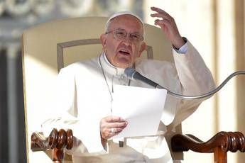 Papa Francesco: Il benessere rende le persone insensibili alle esigenze altrui Papa Francesco: Il benessere rende le persone insensibili alle esigenze altrui