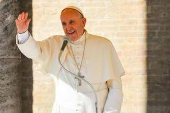 Papa: C'è corruzione in Vaticano. Ma io sono in pace Papa: C'è corruzione in Vaticano. Ma io sono in pace