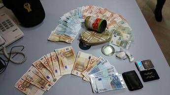 Napoli, cocaina nascosta nelle lattine dei pelati: arrestato 24enne Napoli, cocaina nascosta nelle lattine dei pelati: arrestato 24enne