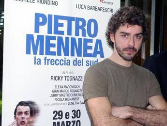 'La Freccia del Sud' corre sulle gambe di Michele Riondino 'La Freccia del Sud' corre sulle gambe di Michele Riondino
