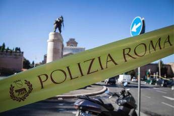 Roma, muore investito da bus turistico a via Cavour Roma, muore investito da bus turistico a via Cavour
