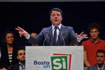 Renzi contro Raggi: I rifiuti a Roma? Dati agli uomini di Mafia capitale Renzi contro Raggi: I rifiuti a Roma? Dati agli uomini di Mafia capitale