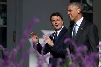 Italia-Usa, stretta di mano Obama-Renzi nello Studio Ovale /Video Italia-Usa, stretta di mano Obama-Renzi nello Studio Ovale /Video