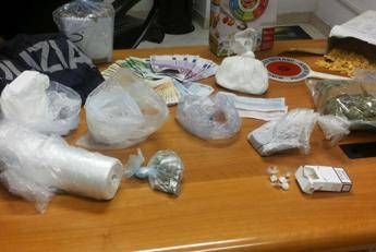 Nascondeva cocaina, hashish e marijuana nei corn flakes, arrestato spacciatore Nascondeva cocaina, hashish e marijuana nei corn flakes, arrestato spacciatore