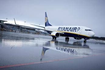 Si ustionò i genitali in volo, passeggero risarcito da Ryanair Si ustionò i genitali in volo, passeggero risarcito da Ryanair