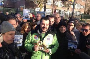 Rozzano, Preside: ''Mai cancellato festa Natale''. E Salvini arriva con presepe /Leggi Rozzano, Preside: ''Mai cancellato festa Natale''. E Salvini arriva con presepe /Leggi
