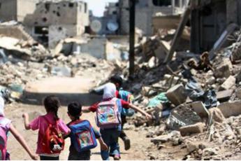 Siria, raid vicino a una scuola: 26 morti, 11 sono bambini