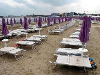 'Arancia meccanica' in spiaggia a Rimini, nel 2015 tre casi in pochi giorni 'Arancia meccanica' in spiaggia a Rimini, nel 2015 tre casi in pochi giorni