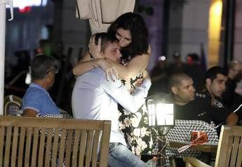 Tel Aviv, strage al ristorante: il momento dell'attacco /Video - Foto Tel Aviv, strage al ristorante: il momento dell'attacco /Video - Foto