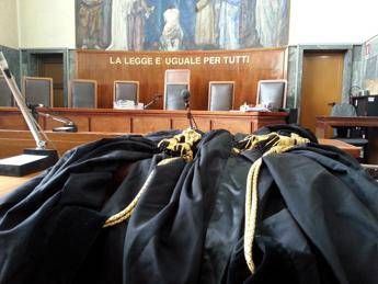 Lavoro stressante 'scudo' contro Alzheimer, più protetti avvocati, prof e medici Lavoro stressante 'scudo' contro Alzheimer, più protetti avvocati, prof e medici