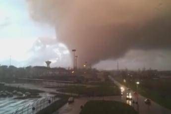 Roma, l'impressionante video del tornado Roma, l'impressionante video del tornado