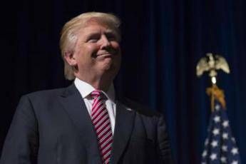 Trump mangia mentine prima di baciare? Le caramelle si dissociano... Trump mangia mentine prima di baciare? Le caramelle si dissociano...