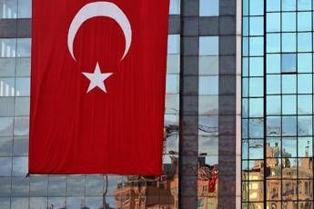 Turchia, la colossale epurazione: licenziati 51mila dipendenti pubblici Turchia, la colossale epurazione: licenziati 51mila dipendenti pubblici