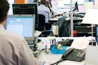 Stipendi crescono a passo di lumaca, in 6 anni del 7% Stipendi crescono a passo di lumaca, in 6 anni del 7%