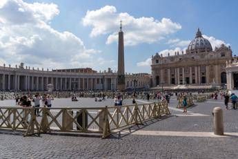 Francis halts papal audiences in July Francis halts papal audiences in July