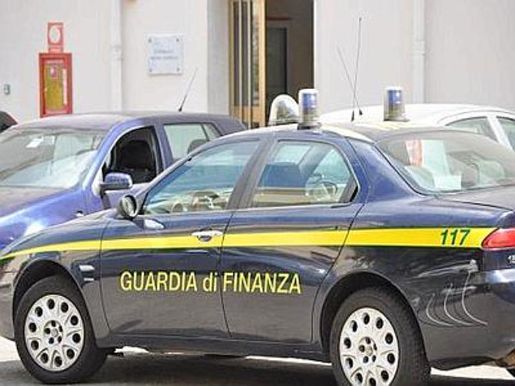 Catanzaro, truffa alle assicurazioni: 16 arresti e sequestri per un valore di 2 mln