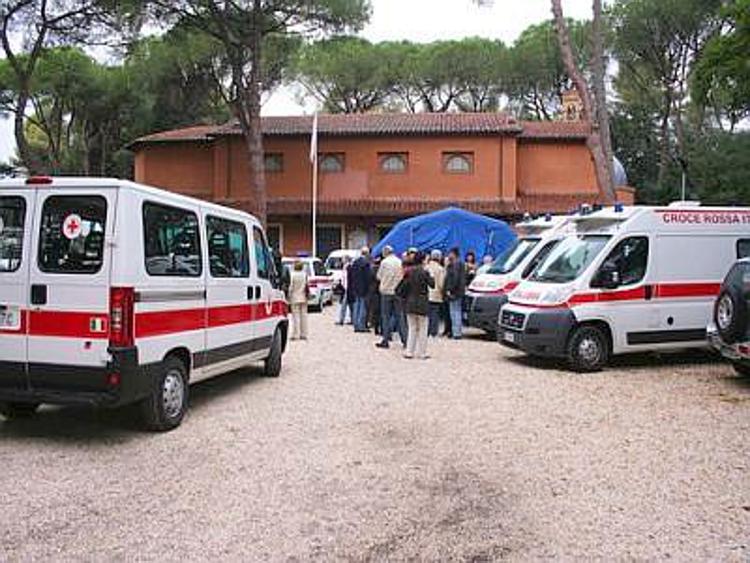 Sanità: volontari in piazza Montecitorio contro disdetta telepass ambulanze