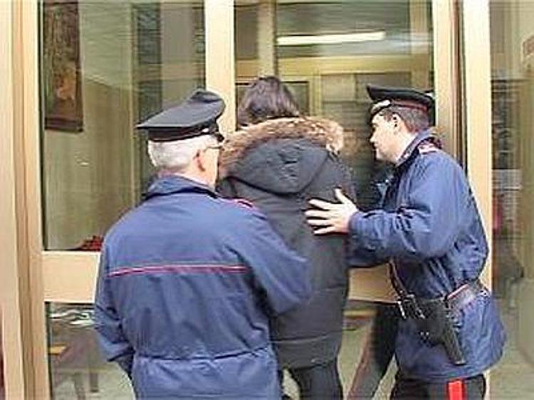 Rapina in sala slot in centro commerciale Roma Est, due arresti dei Carabinieri