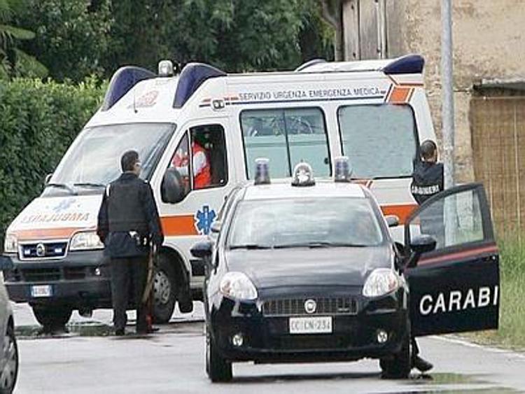 Rapinatore ucciso da un carabiniere durante un colpo in un supermercato nel napoletano