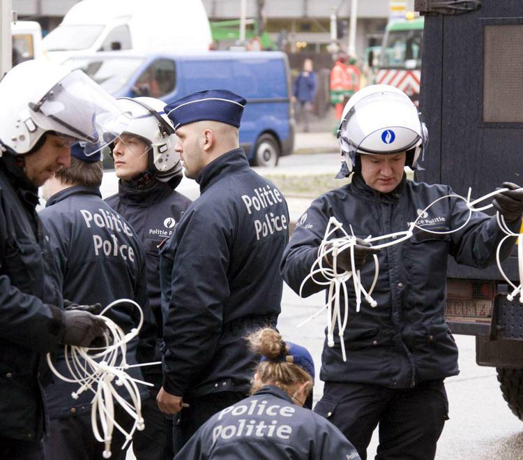 Belgio: 3 morti in operazione anti terrorismo vicino a Liegi