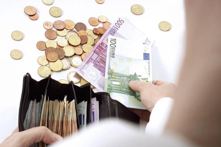 L'EURO E LA CRISI ECONOMICA DELL'UNIONE EUROPEA. FOTO CREATIV STUDIO HEINEMANN/WESTEND61/INFOPHOTO  - INFOPHOTO
