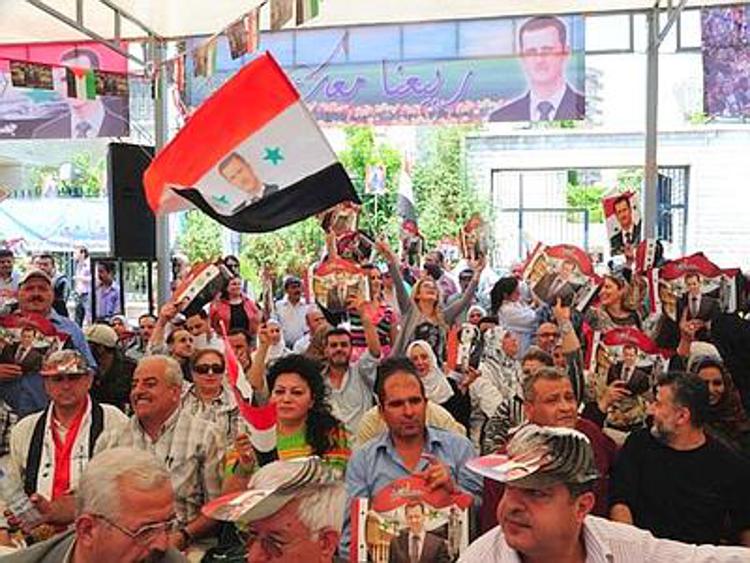 Siria: presidenziali, a Beirut migliaia in ambasciata per votare