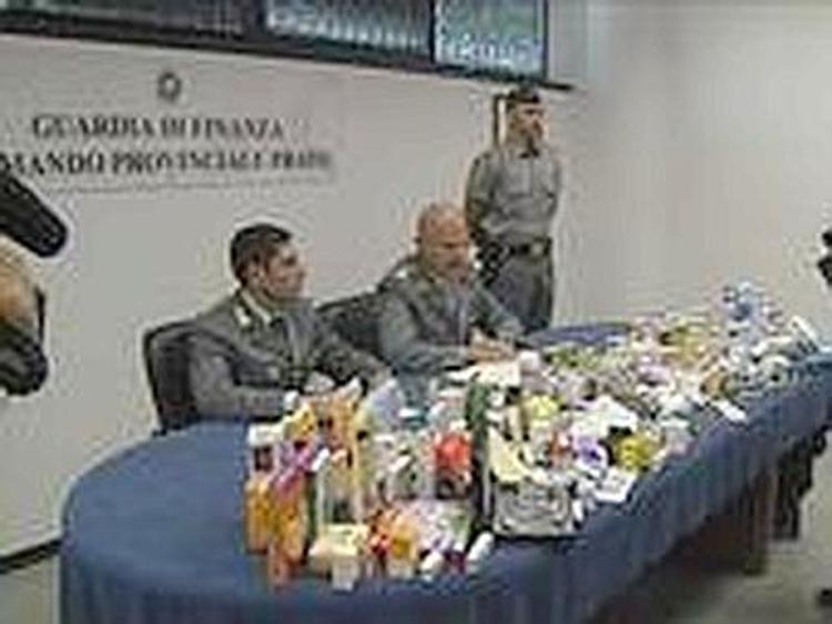 Genova, Gdf e Dogane sequestrano 7 mila farmaci orientali illegali