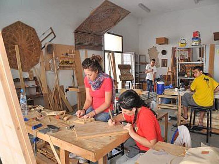 Censis: giovani artigiani solo per passione o necessità