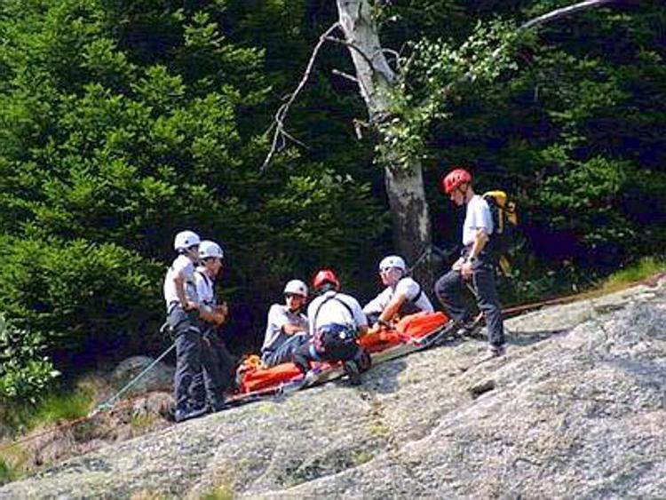 Bergamo, recuperato il corpo di un 84enne in un bosco in Valle Seriana