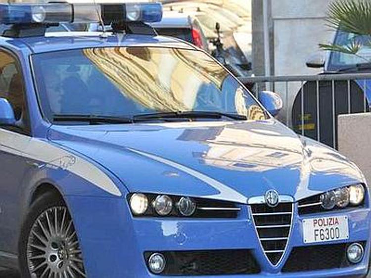 Roma, farmacista e famiglia chiusi in stanzino e rapinati: indagini Polizia