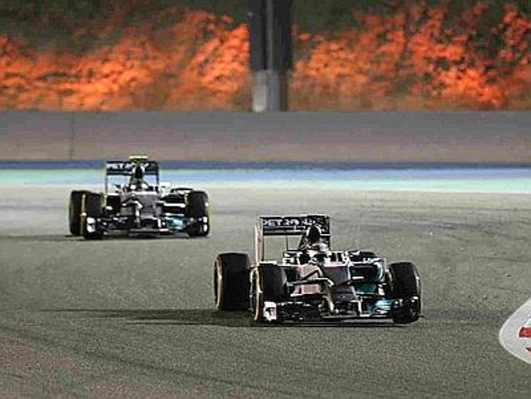 Hamilton-Rosberg, liberi di lottare (a patto di non distruggere le Mercedes)