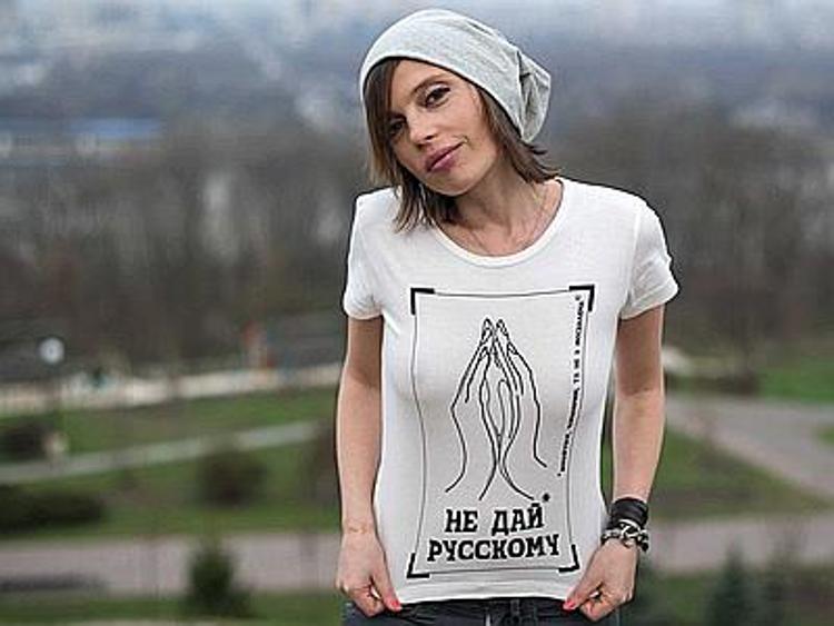 'Non darla a un russo', la protesta delle donne ucraine sulle t-shirt