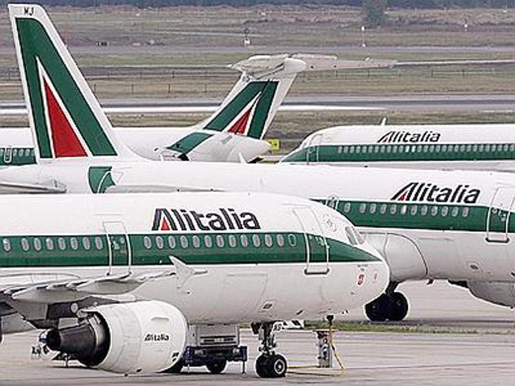 Alitalia, migliorano conti primi mesi 2014 Dossier Etihad al cda, continua stallo