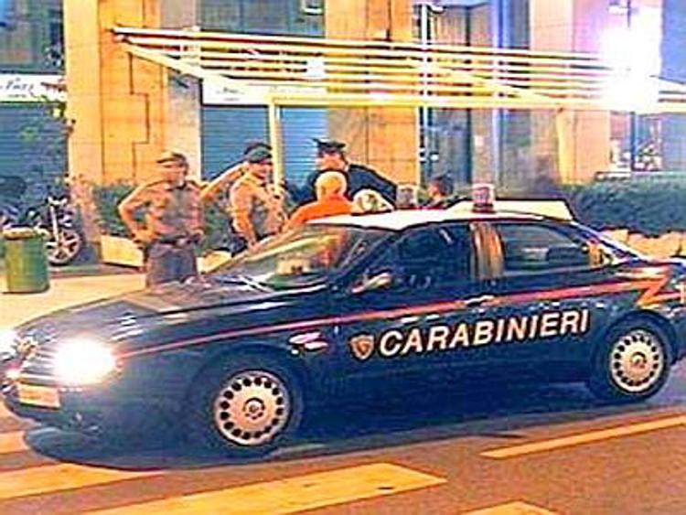 Roma, minaccia anziani genitori che gli negano i soldi per comprare alcolici: arrestato