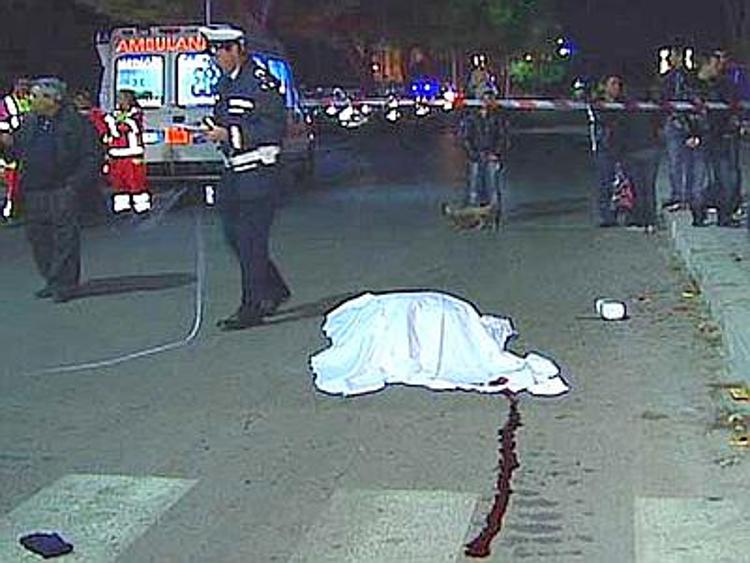 Bologna, pedone travolto e ucciso da auto sugli Stradelli Guelfi