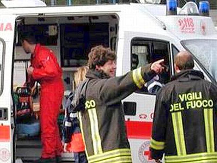 Operaio precipita da impalcatura in provincia di Trento, è grave