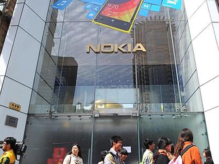 Nokia, vendere a Microsoft ha un costo: a rischio 8000 lavoratori in India