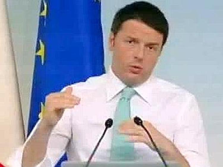 Renzi: ''Ora impegno per ridurre  le tasse a pensionati e partite Iva''